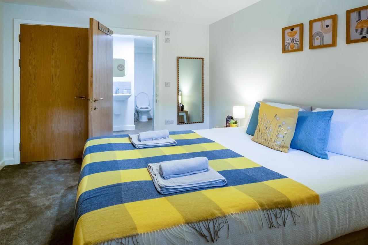 Luton Modern Serviced Accommodation For Contractors, Relocators, Professionals, Tourists And Students - Akugi Homes Екстериор снимка