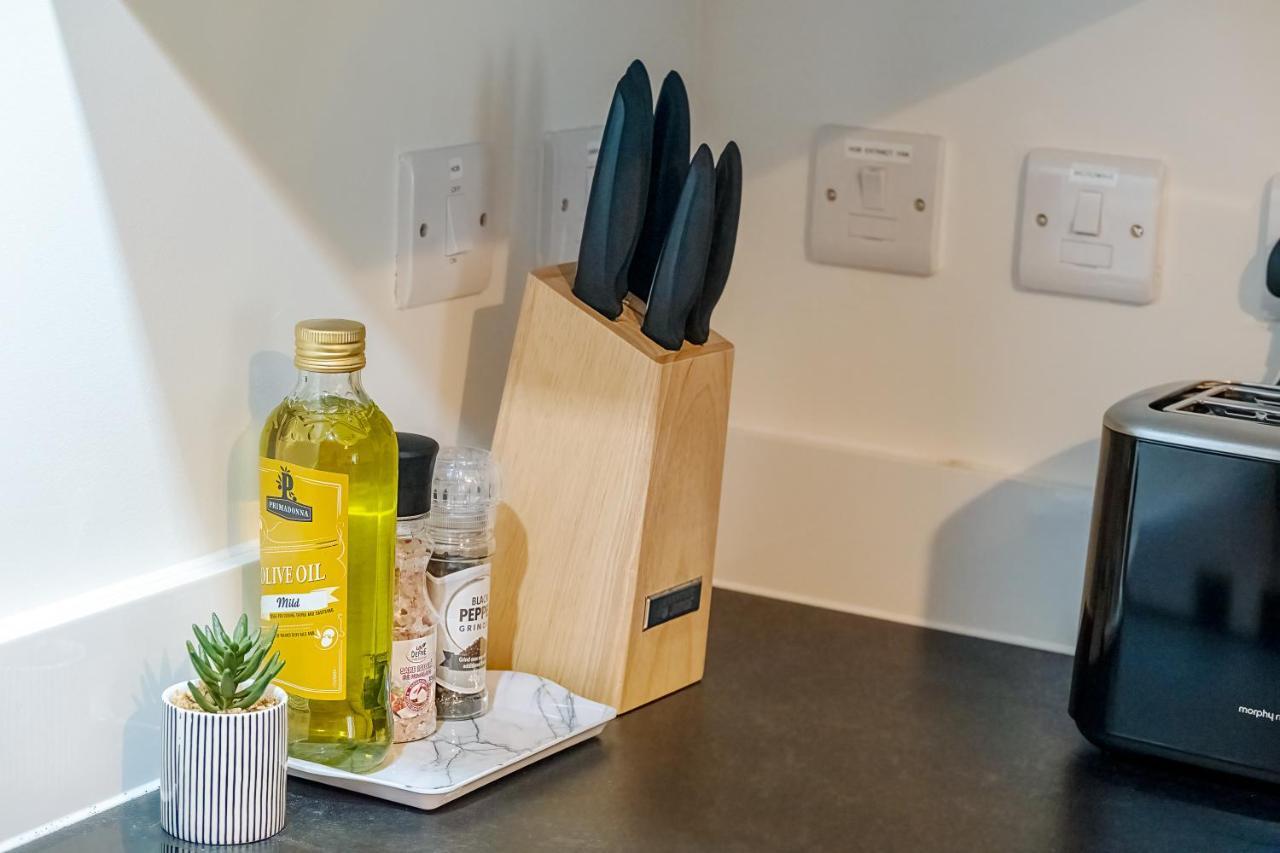 Luton Modern Serviced Accommodation For Contractors, Relocators, Professionals, Tourists And Students - Akugi Homes Екстериор снимка