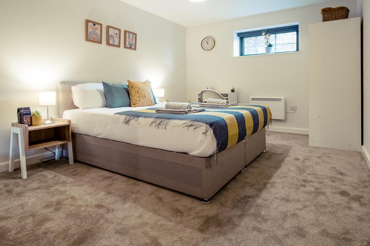 Luton Modern Serviced Accommodation For Contractors, Relocators, Professionals, Tourists And Students - Akugi Homes Екстериор снимка