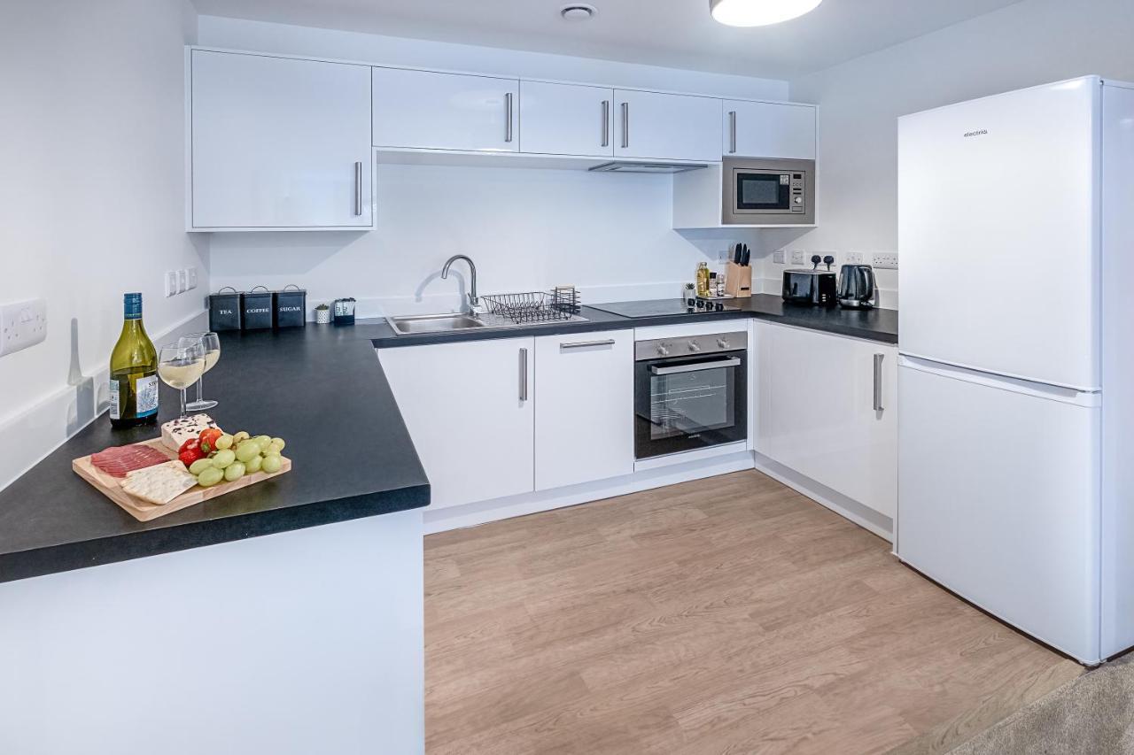 Luton Modern Serviced Accommodation For Contractors, Relocators, Professionals, Tourists And Students - Akugi Homes Екстериор снимка